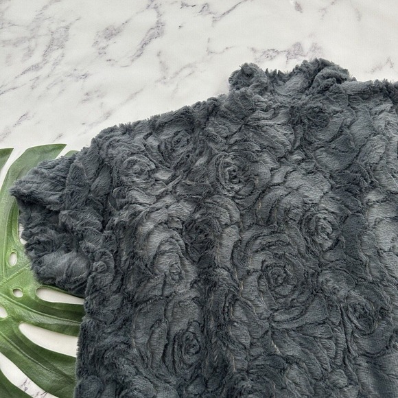 Pretty Angel Faux Fur Shrug Cardigan Sweater One Size New Gray Floral Open Front - Picture 12 of 13